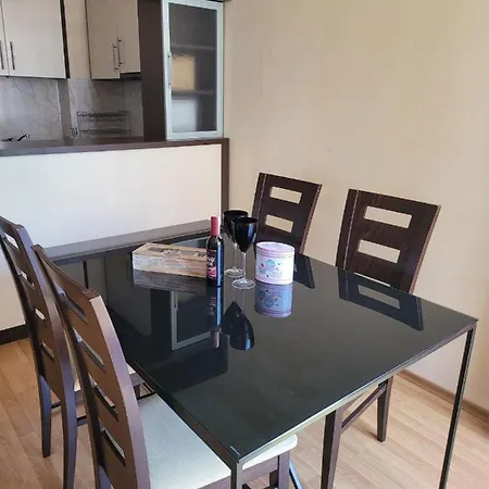 2 Bedrooms Apartment *